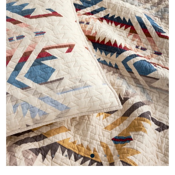 Pendleton White Sands Full/Queen Quilt - Picture 2 of 4